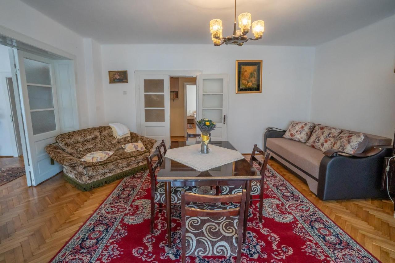 Apartamento Doi Bujori Alba Iulia Exterior foto