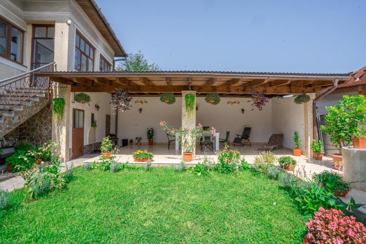 Apartamento Doi Bujori Alba Iulia Exterior foto