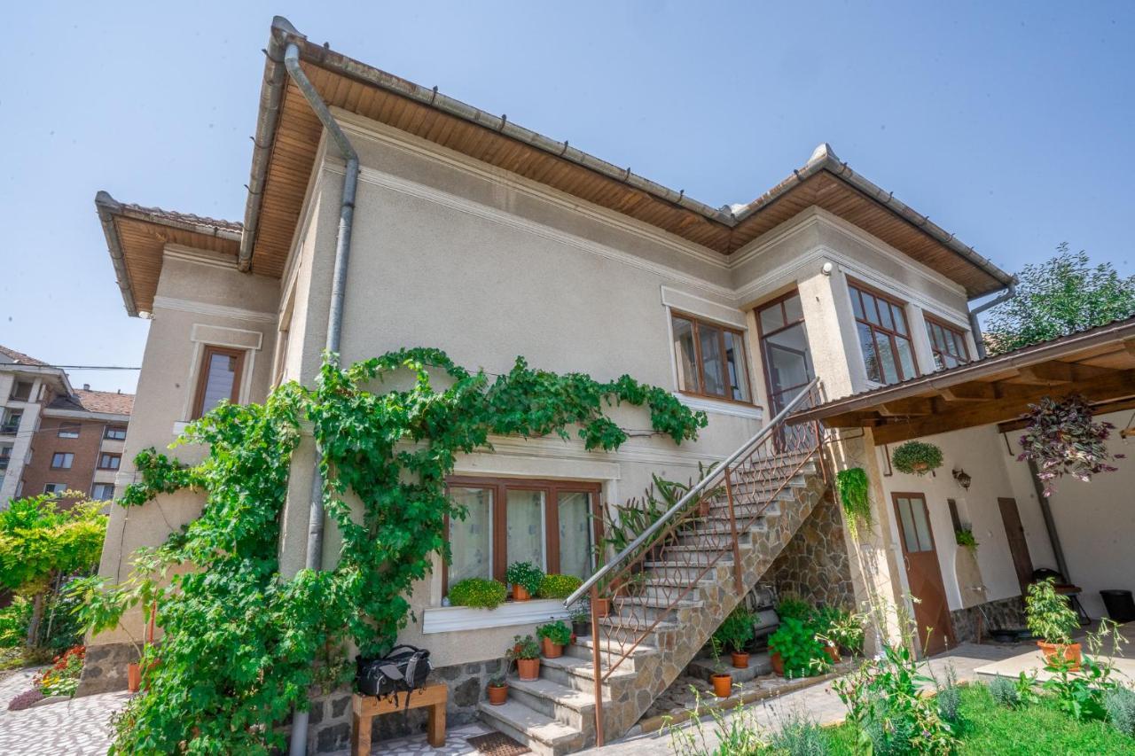 Apartamento Doi Bujori Alba Iulia Exterior foto