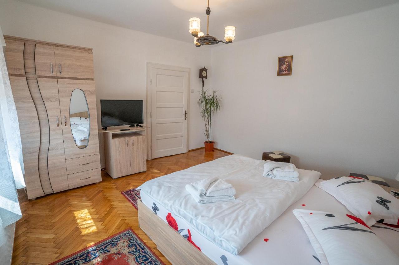Apartamento Doi Bujori Alba Iulia Exterior foto