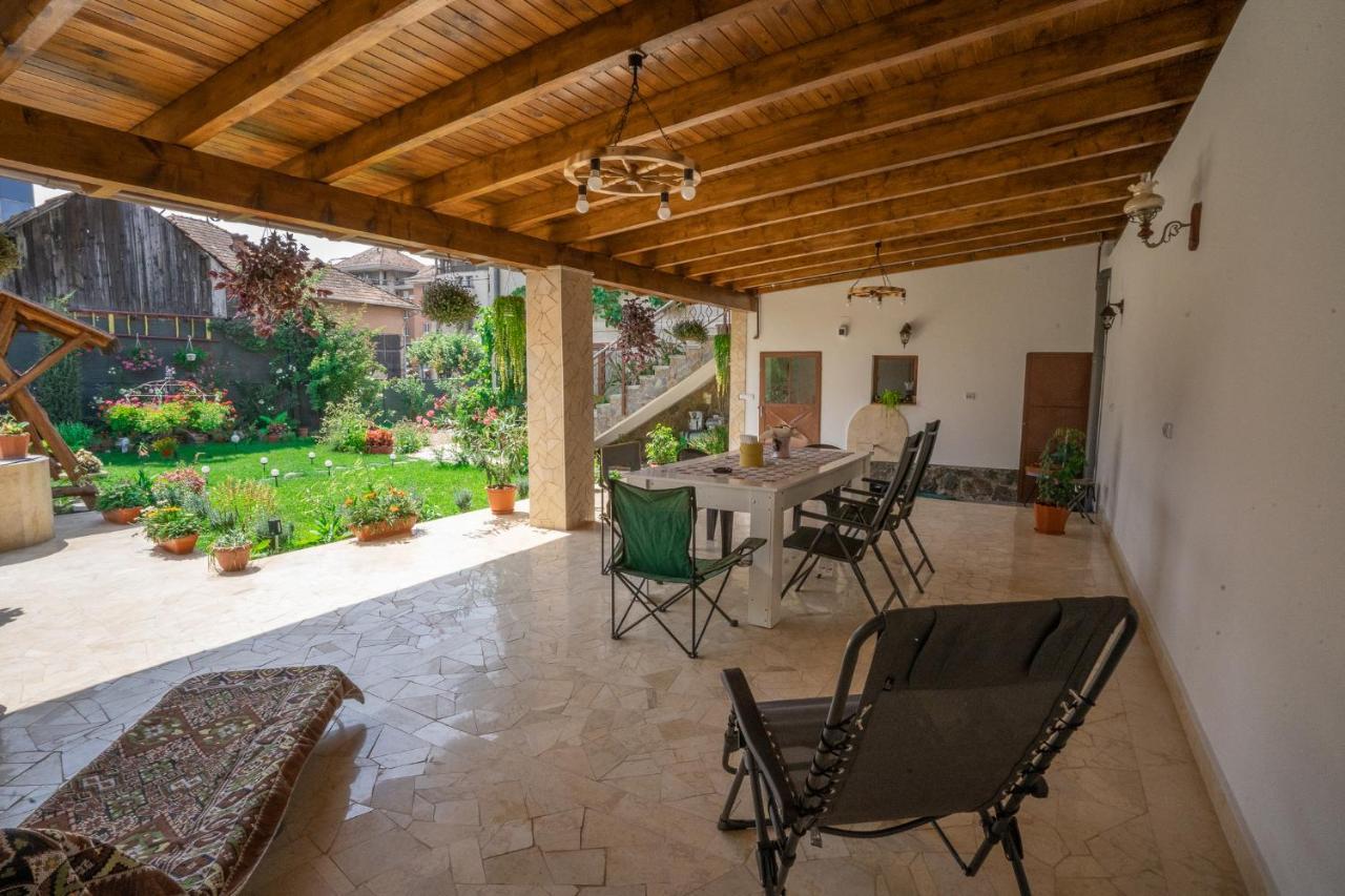 Apartamento Doi Bujori Alba Iulia Exterior foto